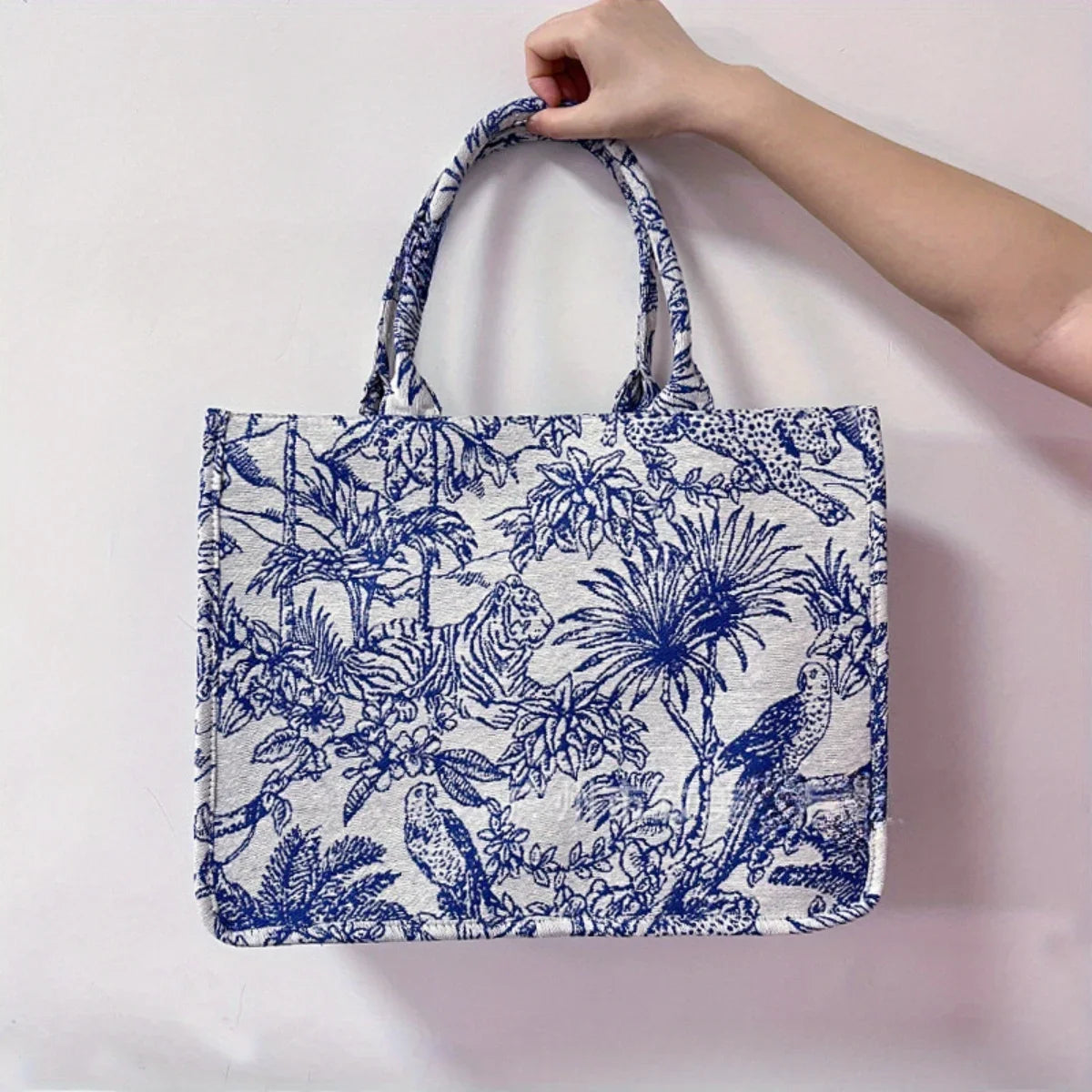 Tiger pattern embroidered handbag suitable for both men and women, Chinese lightweight large capacity armpit square bag